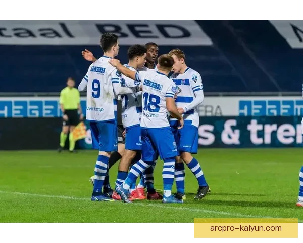 韦阿展现卓越潜力，状态回暖成为国内足球新星的佼佼者