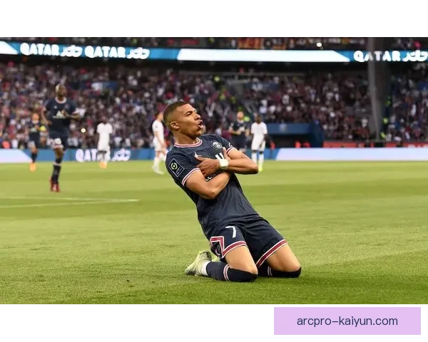 姆巴佩2022年续约巴黎后状态回暖，助球队迈向新阶段